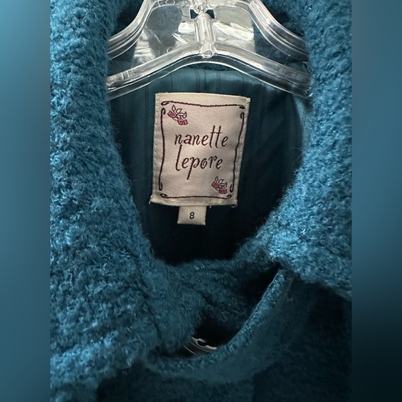 Rock winter in style with this Nanette Lepore size 8 button up jacket with belt - Picture 3 of 4